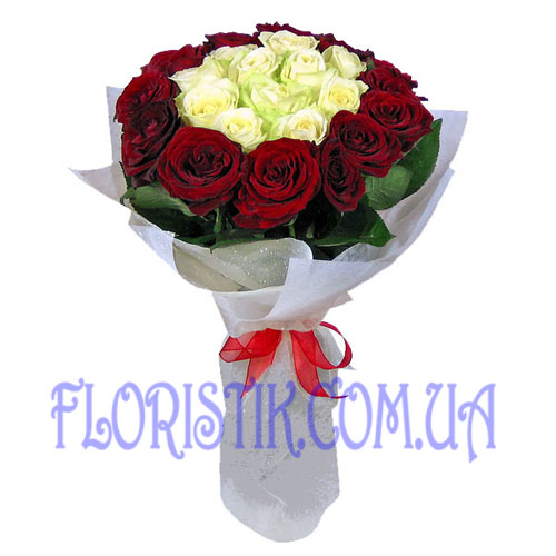 Мікс 25 білих та червоних троянд. Купити Мікс 25 білих та червоних троянд у інтернет-магазині Флористик