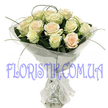 13 кремових троянд. Купити 13 кремових троянд у інтернет-магазині Флористик