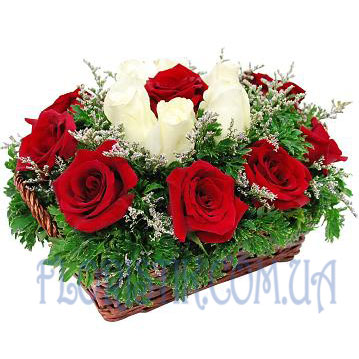 Праздничное лукошко роз. Купить Праздничное лукошко роз в интернет-магазине Флористик