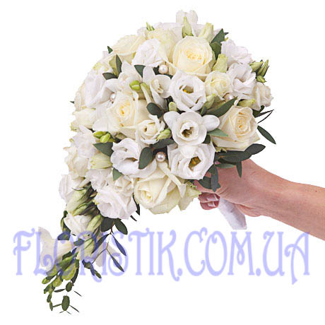 Букет каскад з троянд та еустом ― Floristik — flower delivery all over Ukraine
