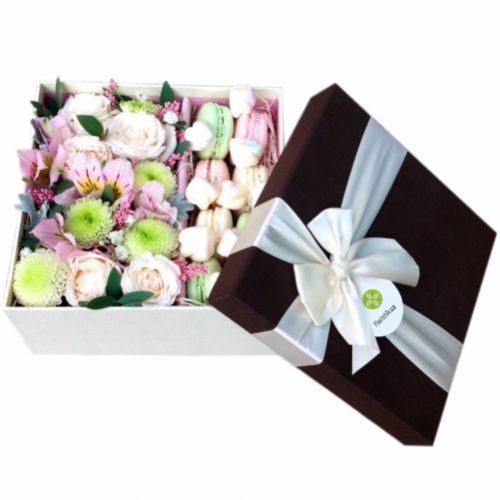 Подарункова корзина №3 ― Floristik — доставка квітів по всій Україні
