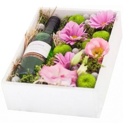 Коробка з квітами і вином ― Floristik — доставка квітів по всій Україні