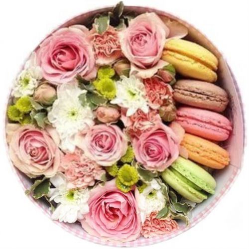 Коробка квітів з печивом ― Floristik — доставка квітів по всій Україні