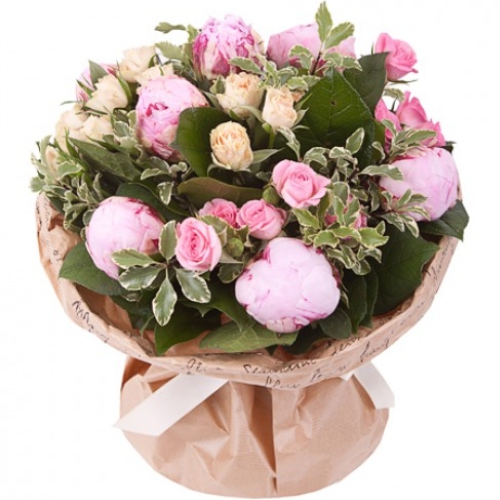 Букет піонів з кущовими трояндами ― Floristik — доставка квітів по всій Україні