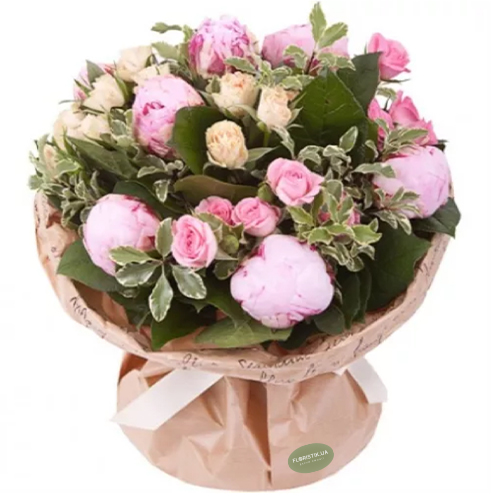 Букет пионов с кустовыми розами ― Floristik — flower delivery all over Ukraine