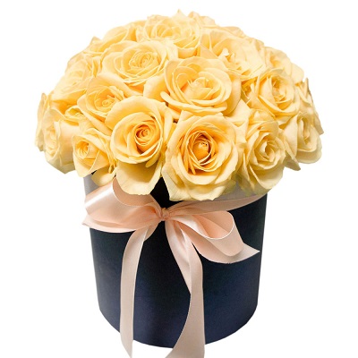 Коробка кремових троянд ― Floristik — доставка квітів по всій Україні