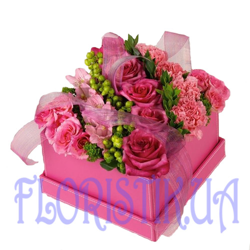 Коробка рожевих квітів ― Floristik — доставка квітів по всій Україні